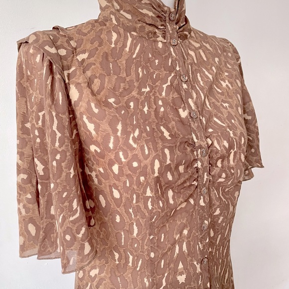 BCBG 92% silk blouse - Picture 4 of 6